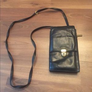 Perlina Travel Purse